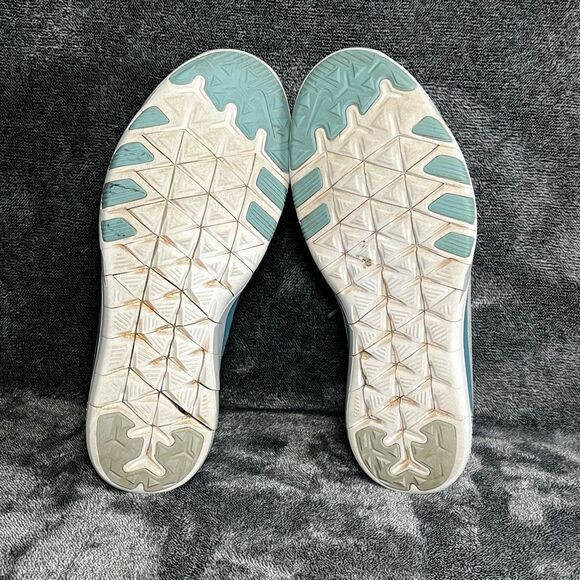 Nike Women’s Free TR 6 Grey Running Shies Sneakers - Size 10 - Picture 7 of 8